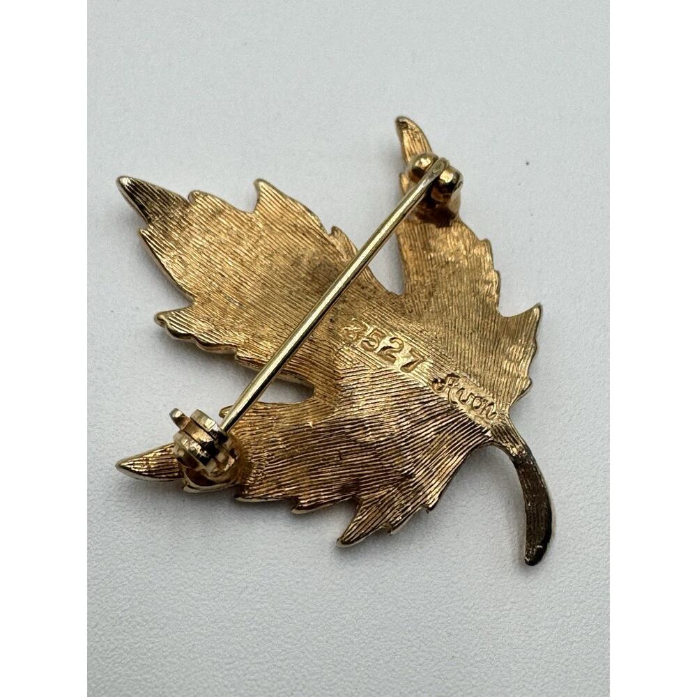 Vintage Avon Gold Tone Maple Leaf Brooch Pin Signed #3527 Avon - Picture 3 of 4